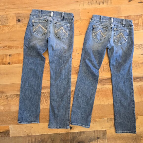Two Pair of Women's Ariat Real Straight Icon Jeans Rainstorm 29R - Picture 11 of 12